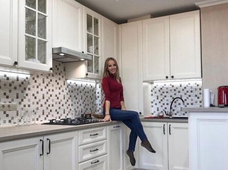 Современная кухня со встроенной техникой